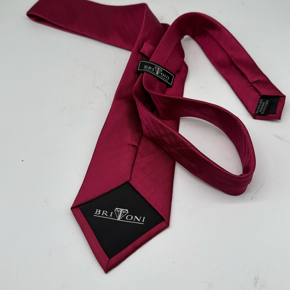Brioni 100% silk tie made in Italy